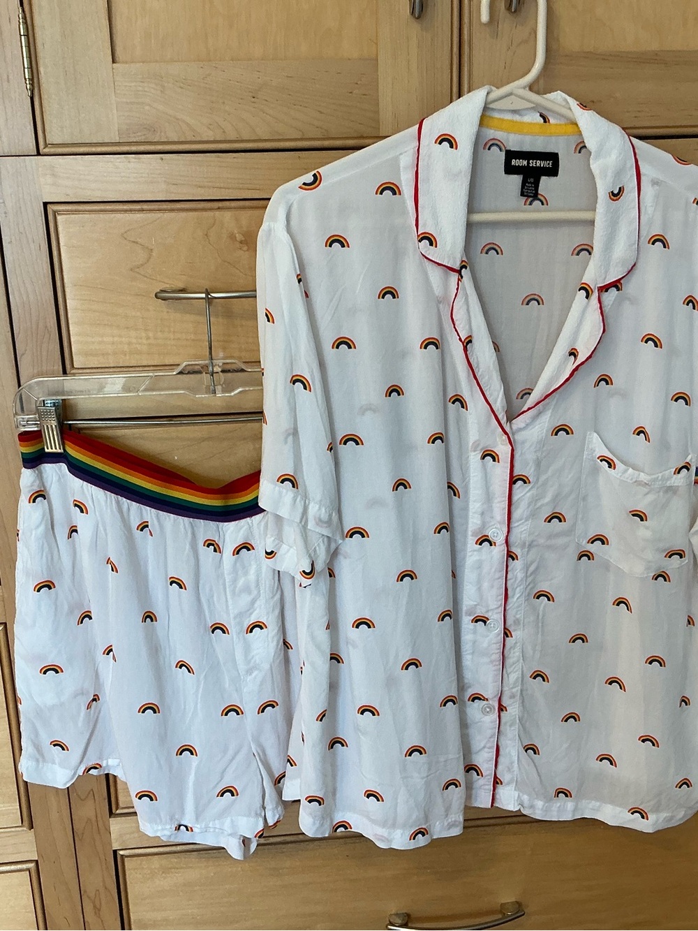 ROOM SERVICE L Rainbow-Print on white Pajama Set with Rainbow Trim L